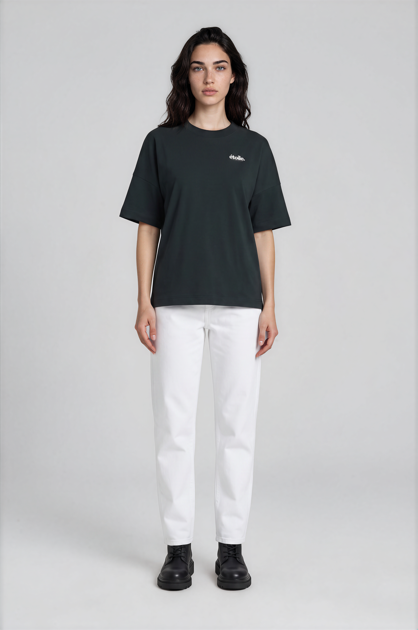 BLACK BASIC TEE