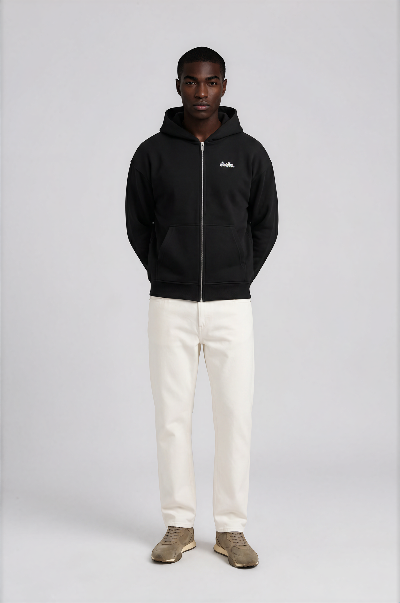 BLACK BASIC ZIPPER